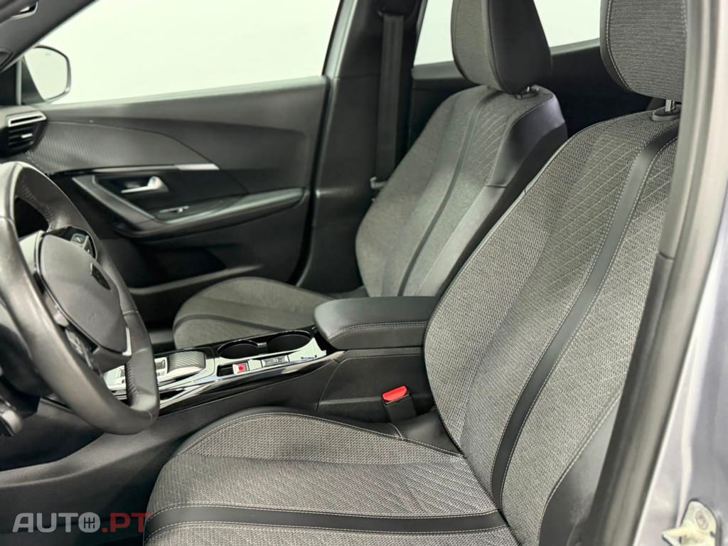 Peugeot 2008 1.2 PureTech Allure EAT8