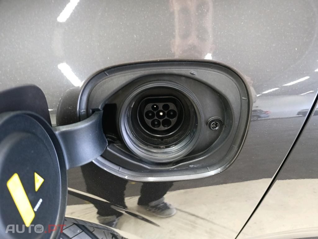 Volvo XC60 2.0 T6 PHEV Core AWD
