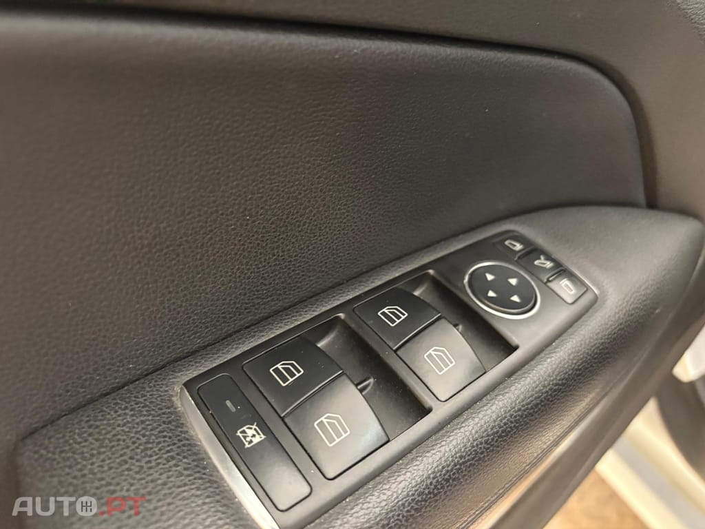Mercedes-Benz E 250 CDi Elegance BlueE.Auto