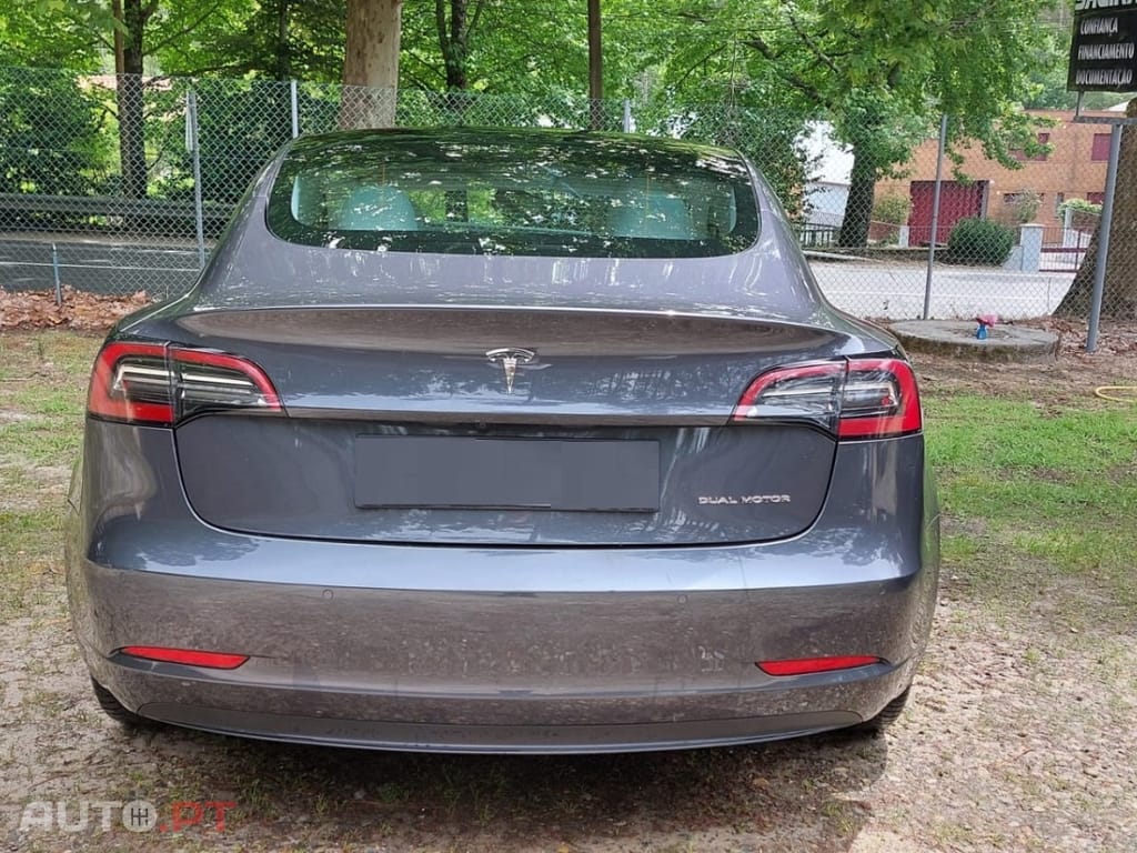 Tesla Model 3 Long-Range Dual Motor AWD