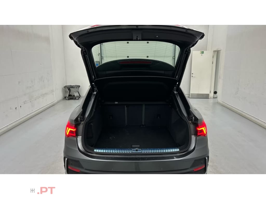 Audi Q3 45 TFSIe S line