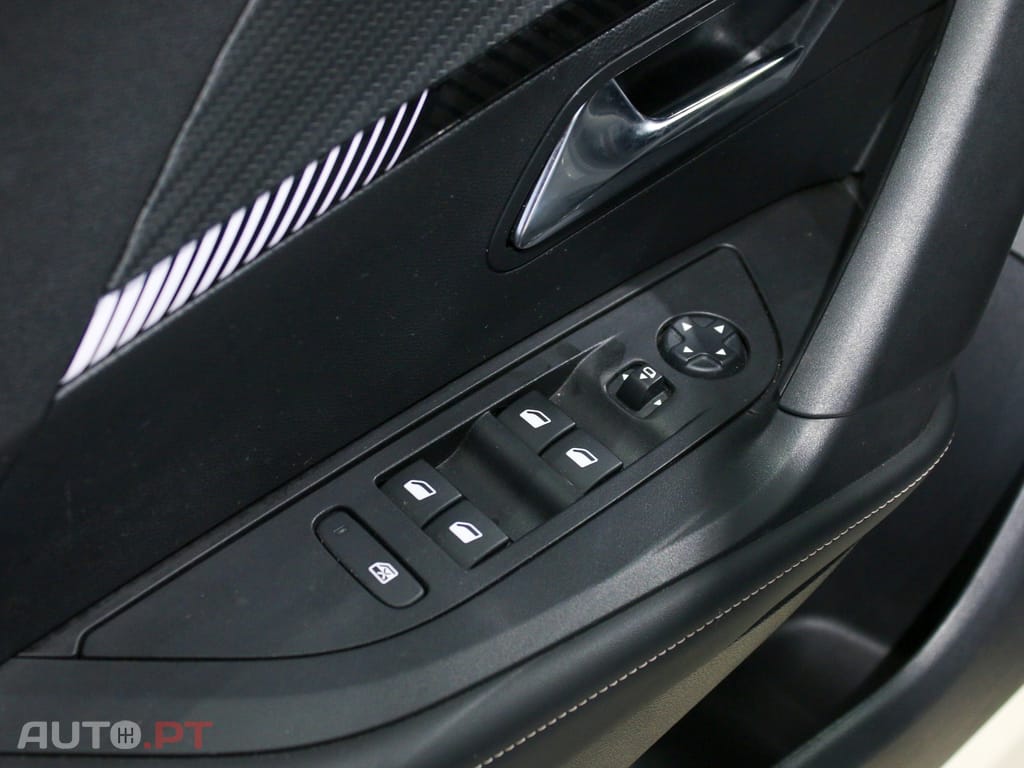 Peugeot 2008 1.2 PureTech Allure