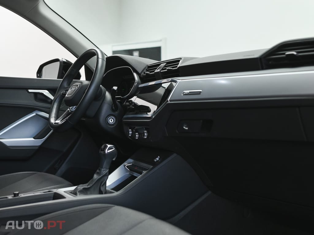 Audi Q3 45 TFSIe S line S tronic