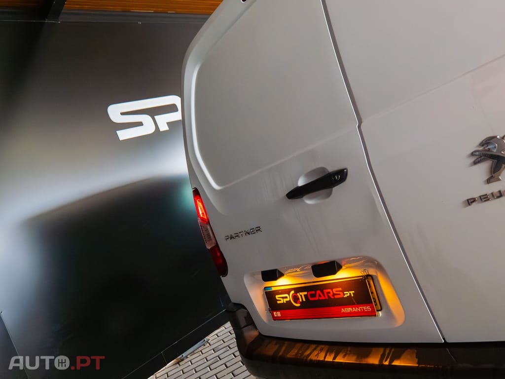 Peugeot Partner 1.6 BlueHDi L2 Premium 3L