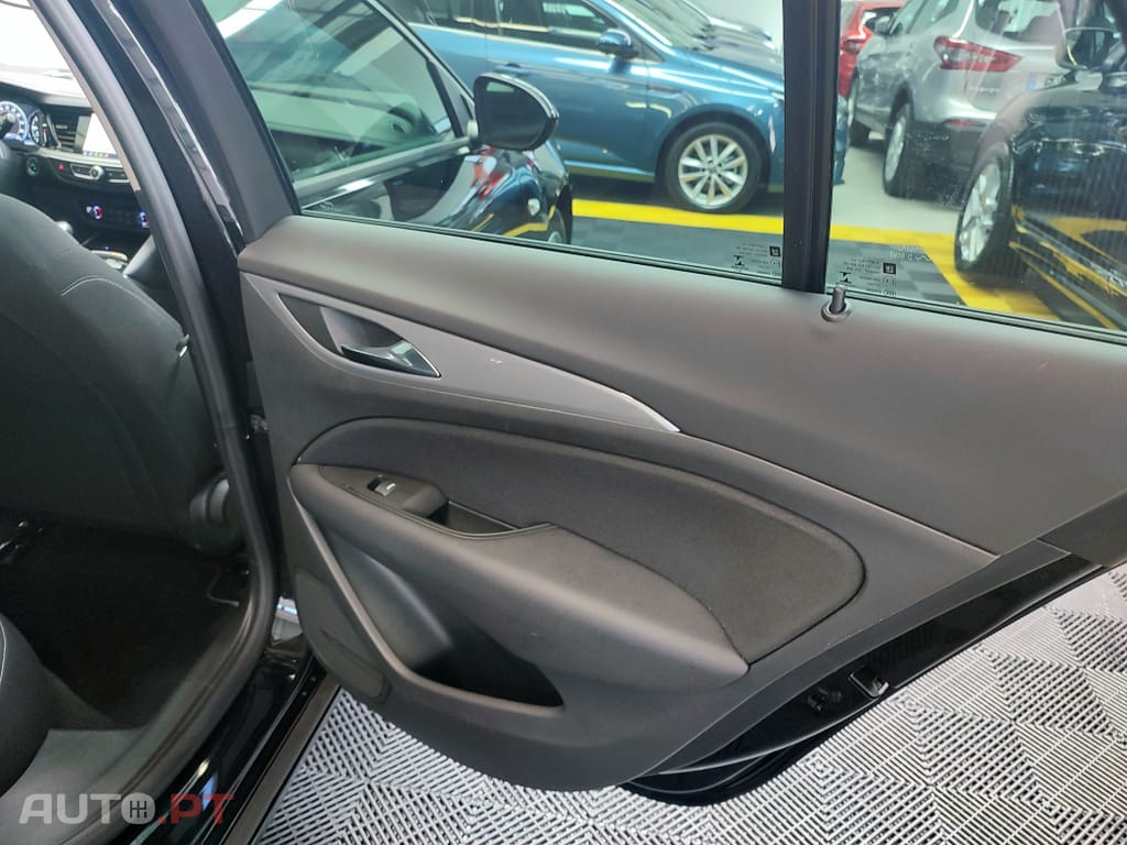 Opel Insignia 1.6 CDTI BUSINESS