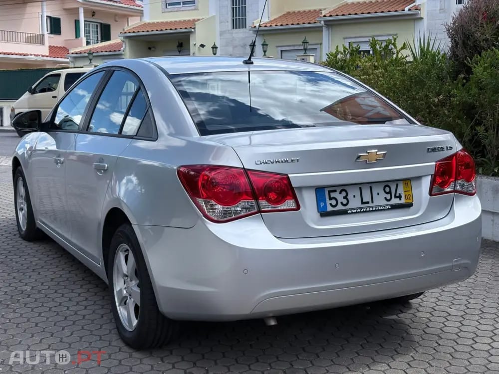 Chevrolet Cruze 1.6 LS
