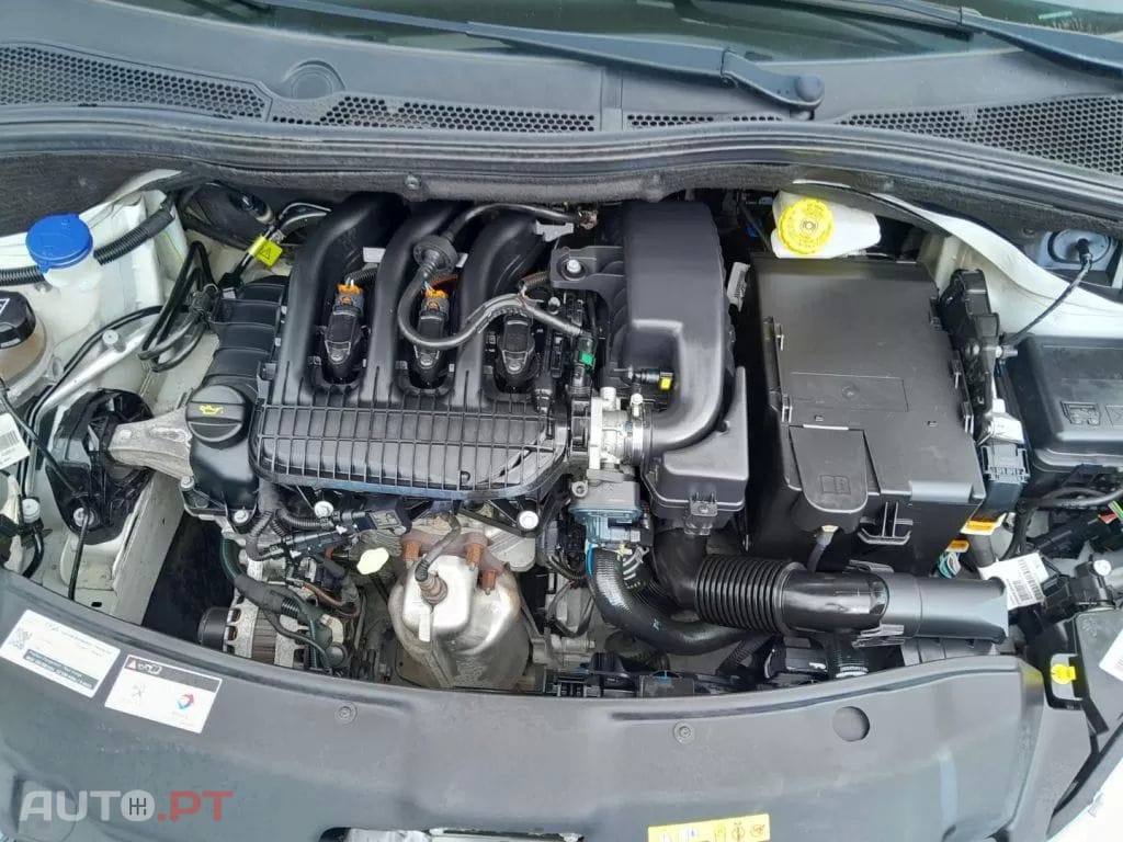 Peugeot 208 1.2 PureTech Signature