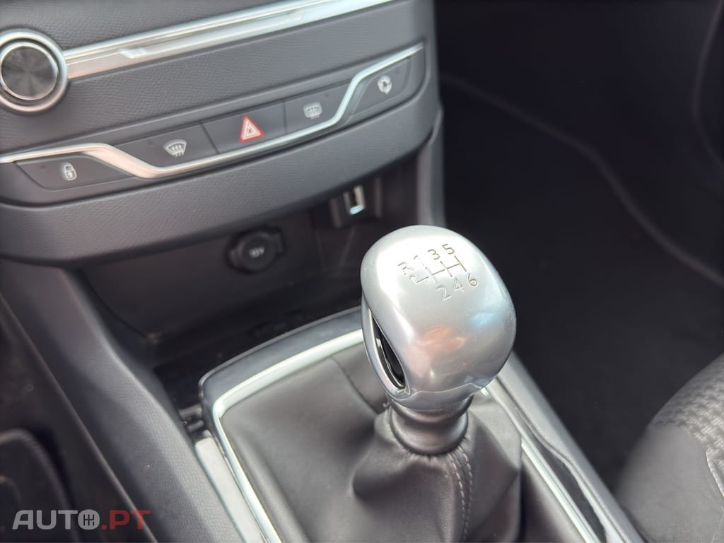 Peugeot 308 1.2 PureTech Business Line