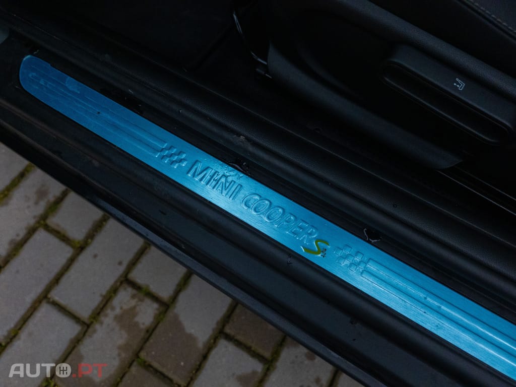 MINI Cooper Cooper SE Yours