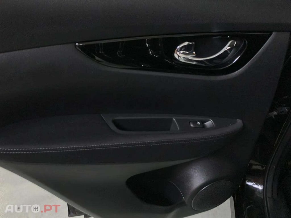 Nissan Qashqai 1.5 dCi N-Connecta J18