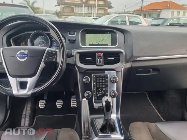 Volvo V40 2.0 D2 R-Design