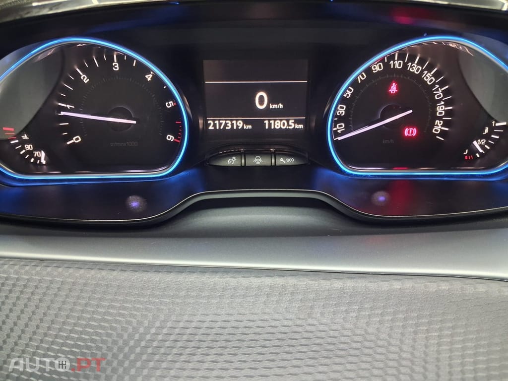 Peugeot 208 1.6 BlueHDi Style