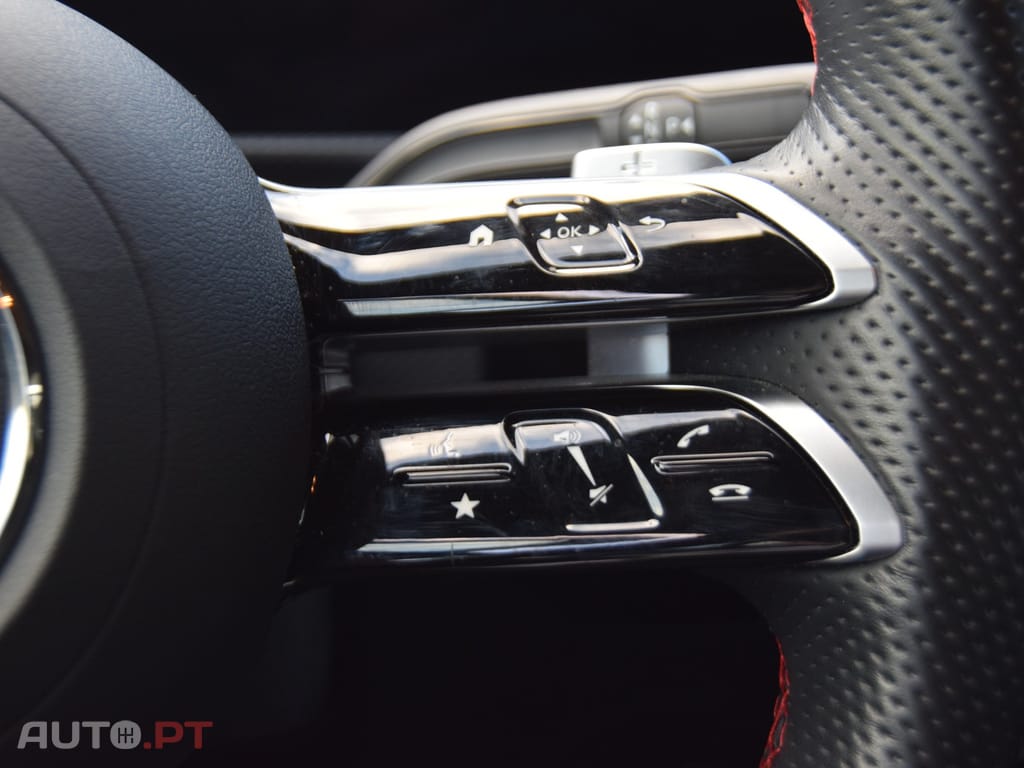 Mercedes-Benz A 250 e AMG Line