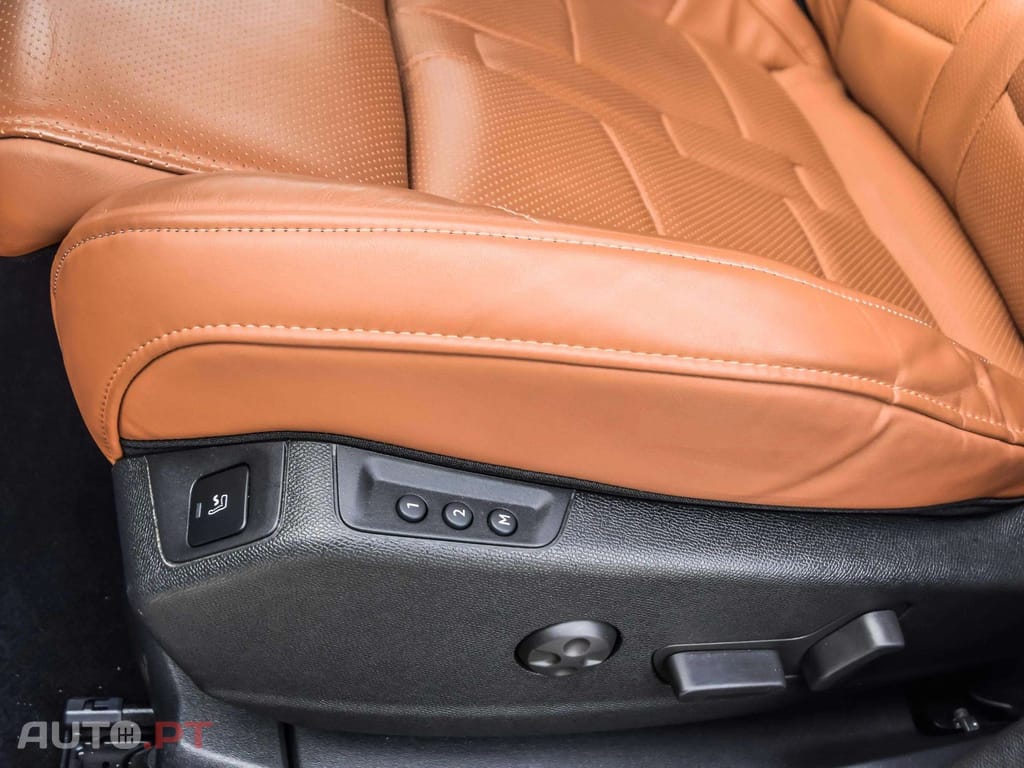 DS DS7 Crossback E-Tense 4x4 Opera EAT8