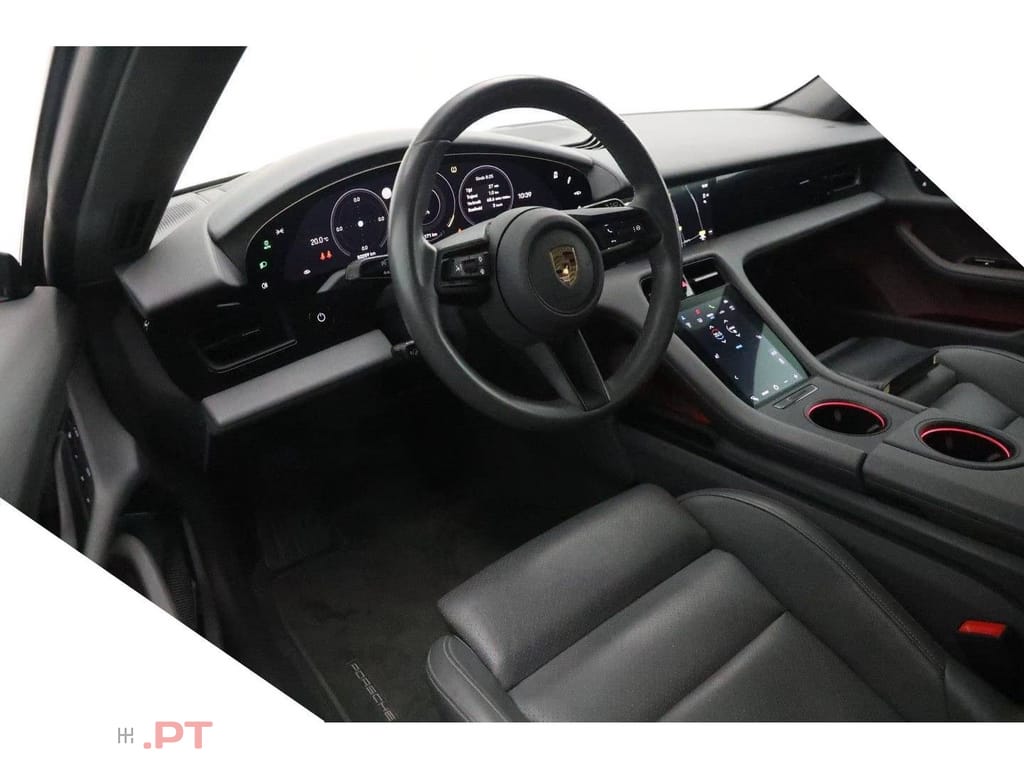 Porsche Taycan 4