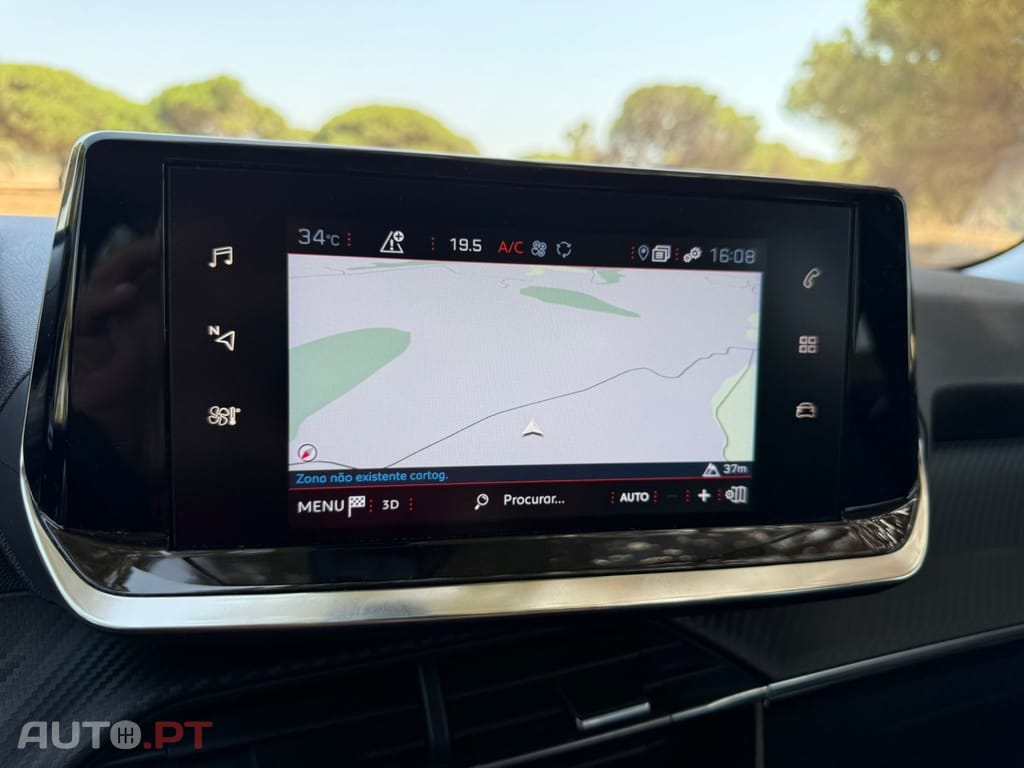 Peugeot 2008 1.5 BlueHDi Allure Pack