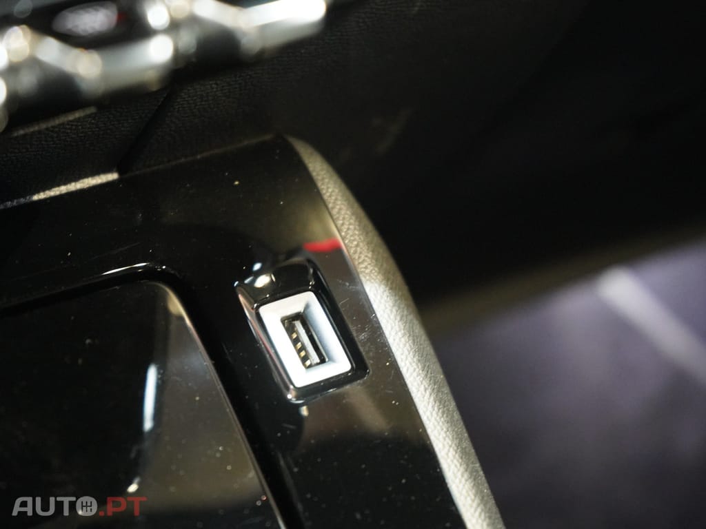 Peugeot E-208 50 kWh GT