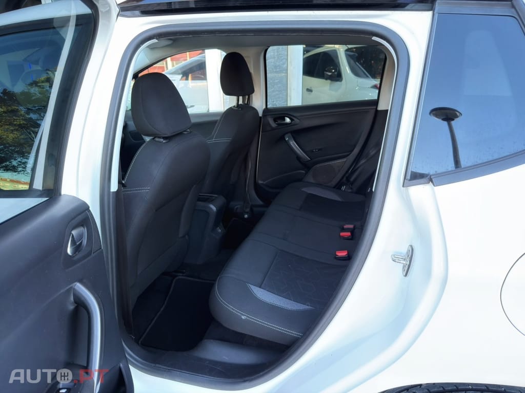 Peugeot 2008 1.2 PureTech Allure