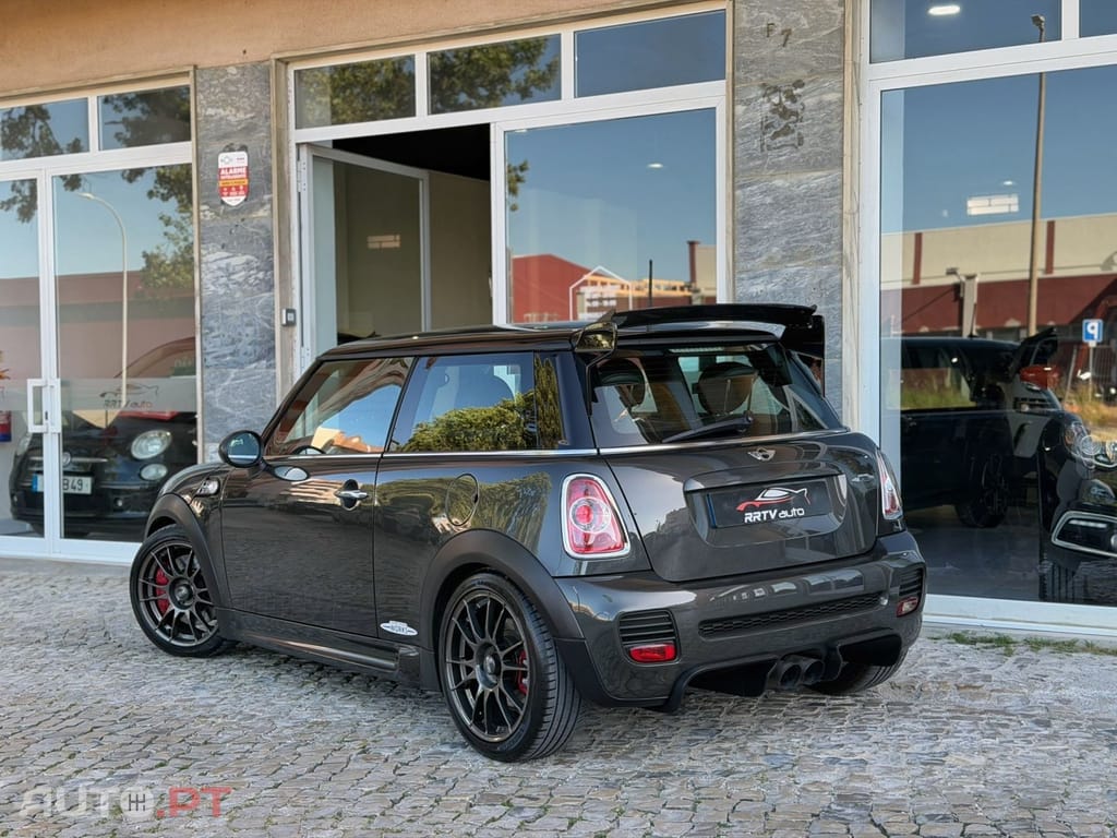 MINI Cooper John Cooper Works