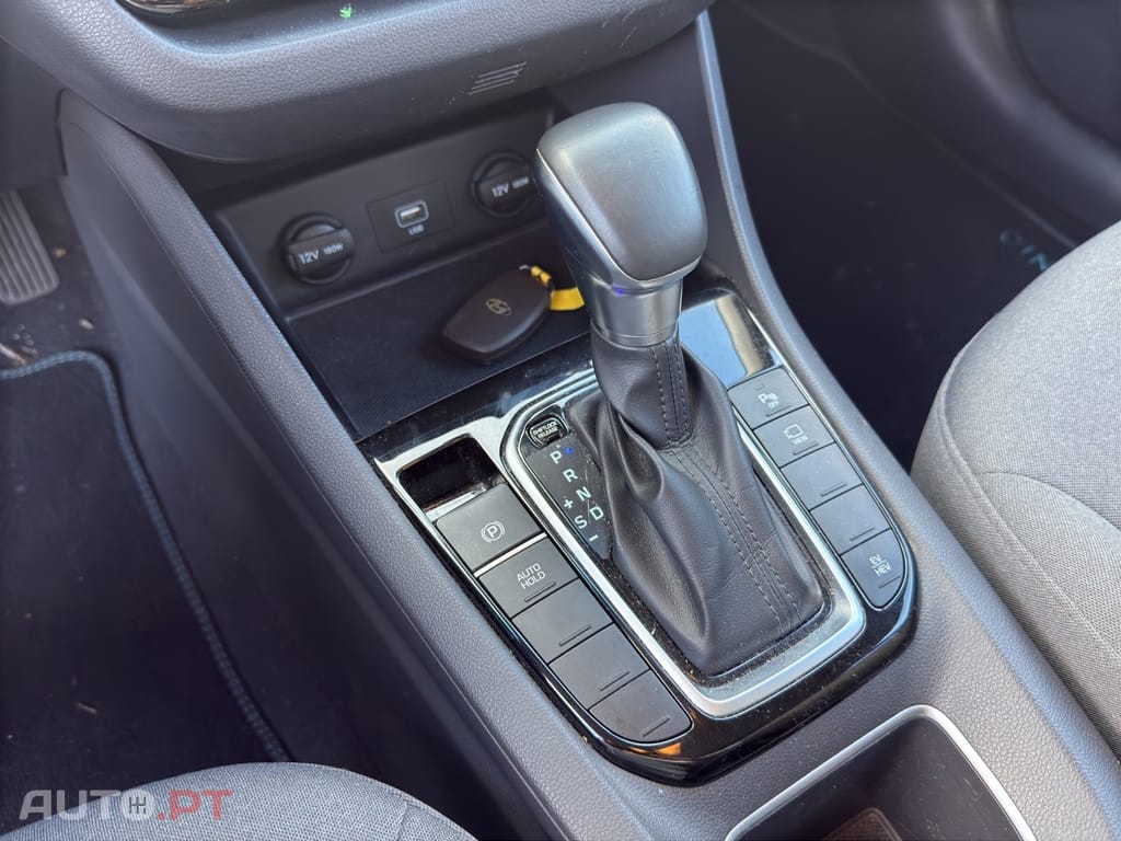 Hyundai Ioniq 1.6 GDI PHEV