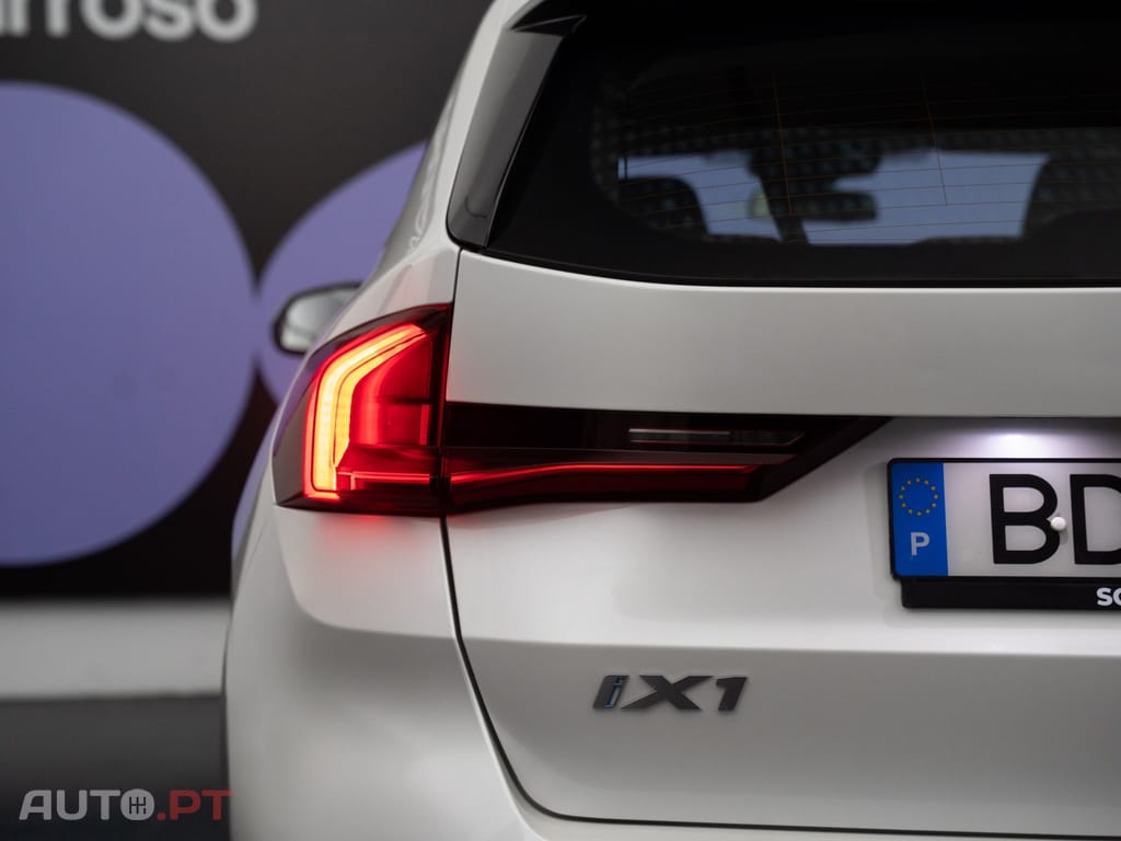 BMW iX1 xDrive30