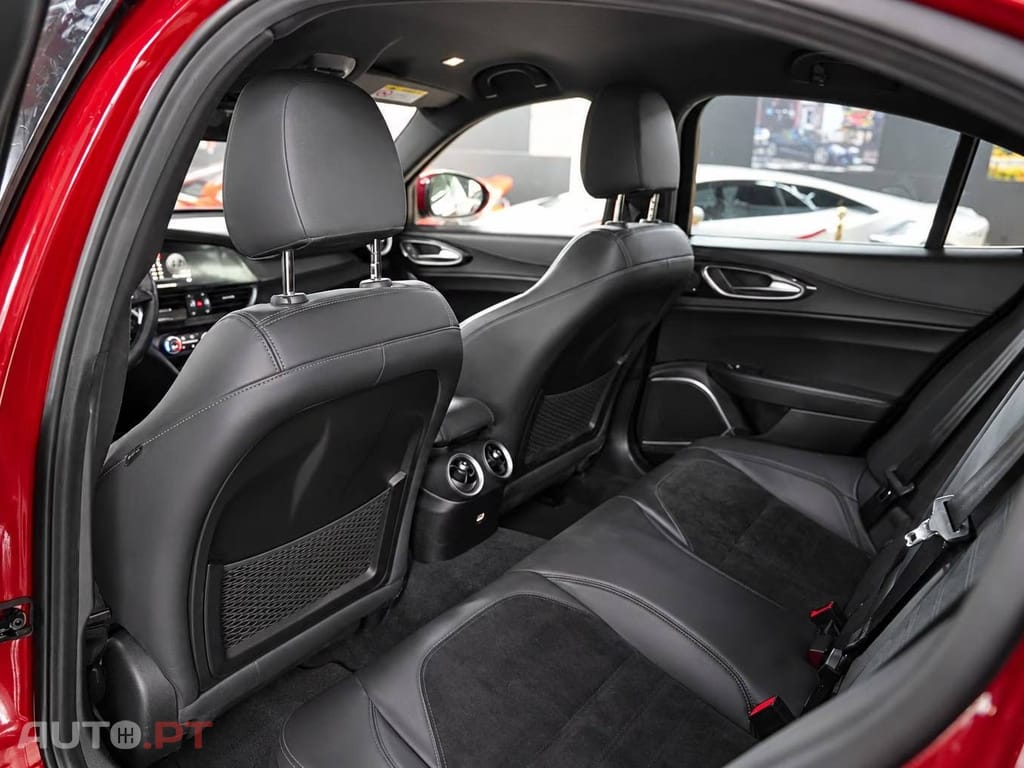 Alfa Romeo Giulia 2.9 Bi-Turbo Quadrifoglio AT8