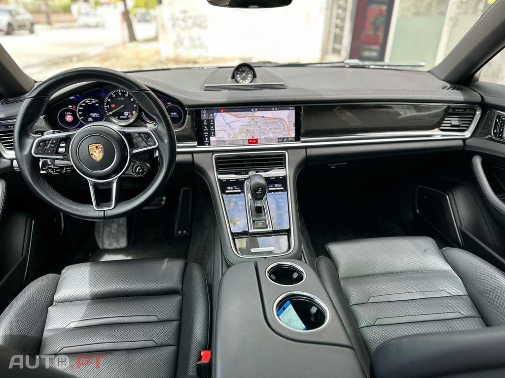 Porsche Panamera 4 E-Hybrid