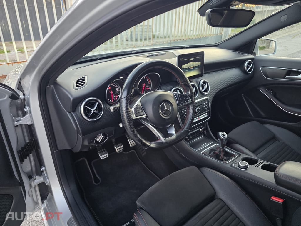 Mercedes-Benz 180 Mercedes-Benz Classe A 180 AMG Line (122cv)