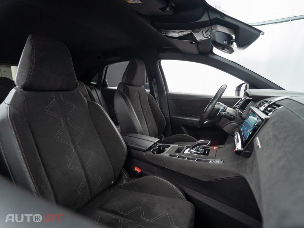 DS DS7 Crossback E-Tense Performance Line EAT8