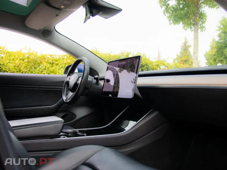 Tesla Model 3 Long-Range Dual Motor AWD