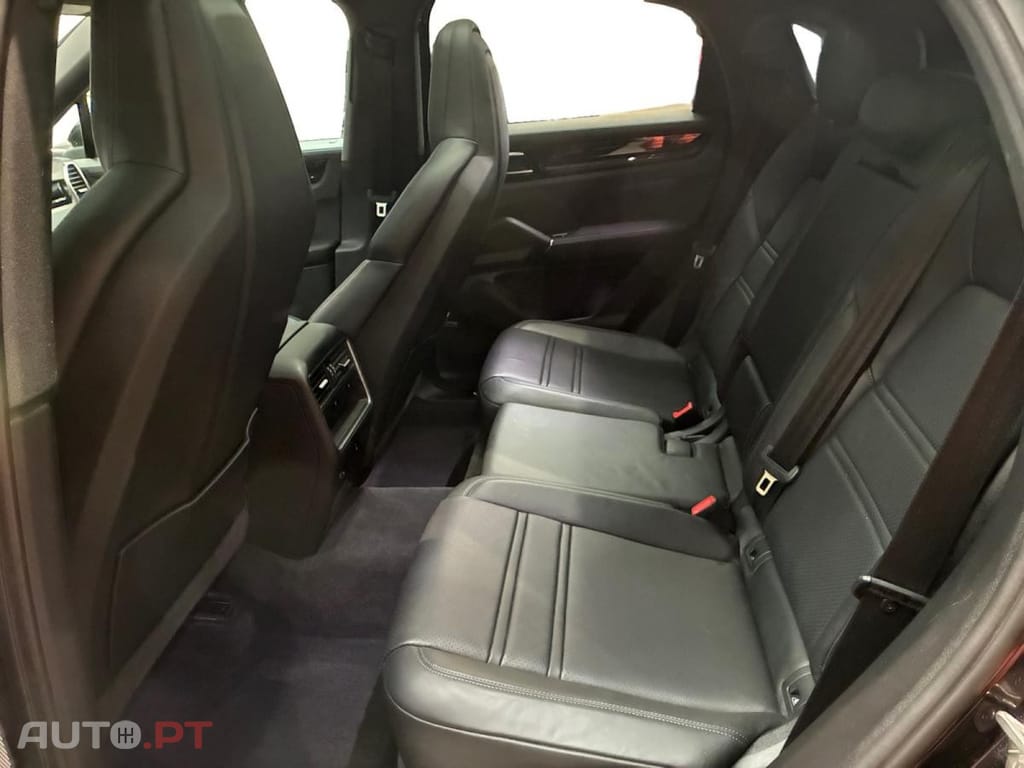 Porsche Cayenne E-Hybrid Triptronic V6