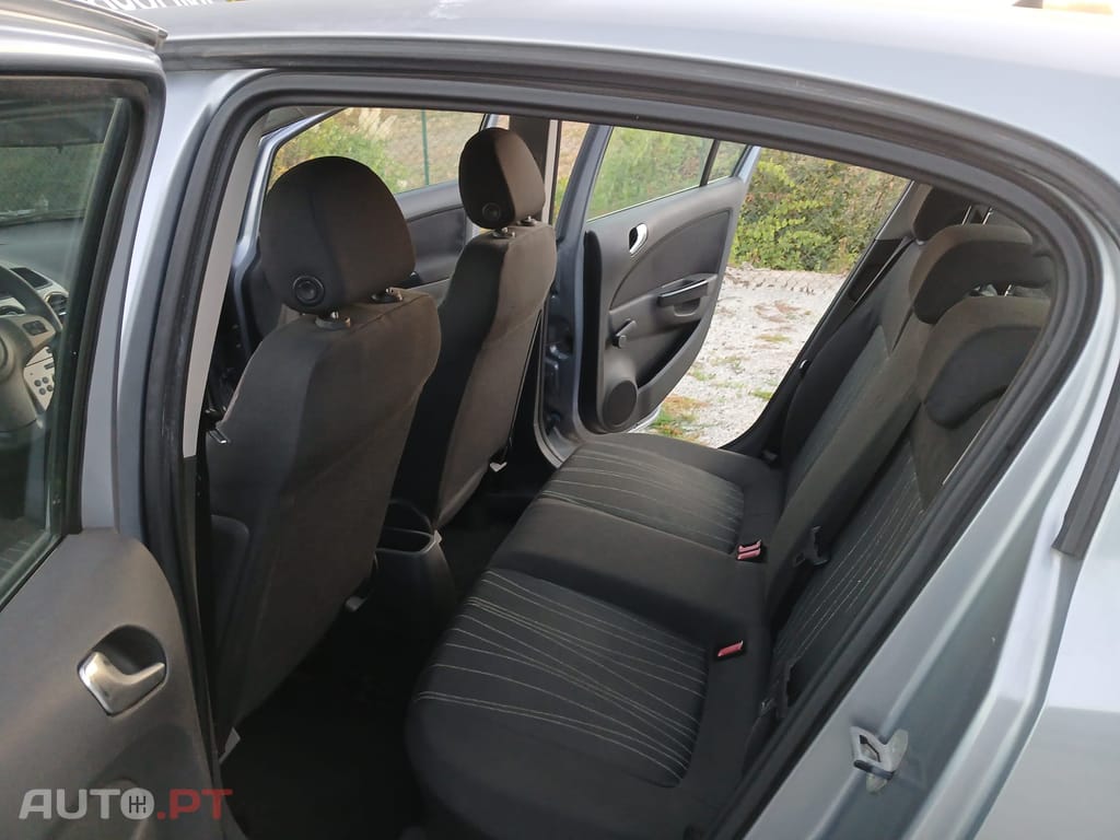 Opel Corsa 1.2 Enjoy