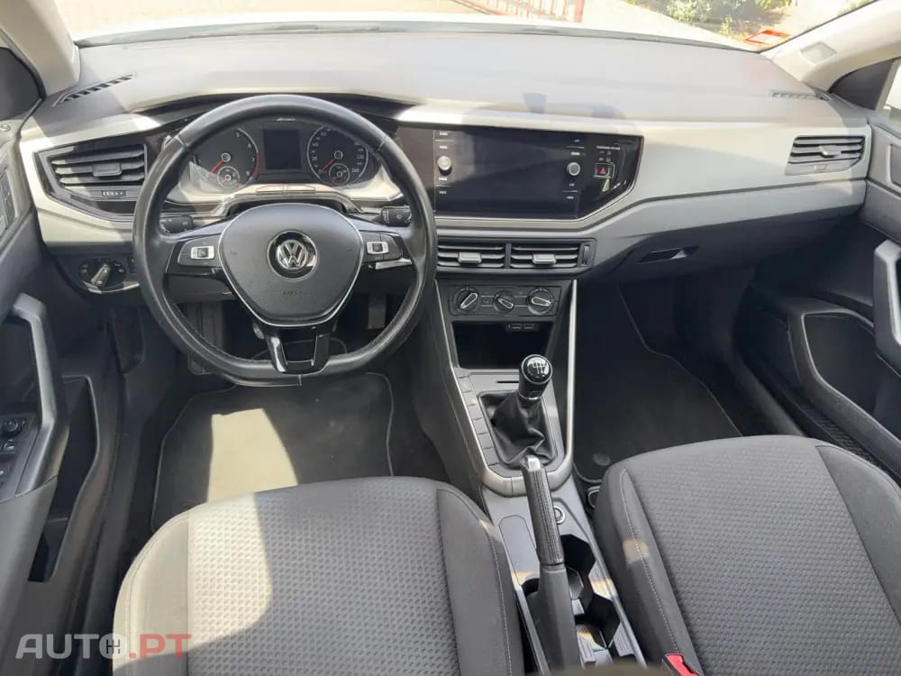 Volkswagen Polo 1.0 Confortline
