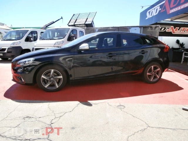 Volvo V40 2.0 D2 R-Design
