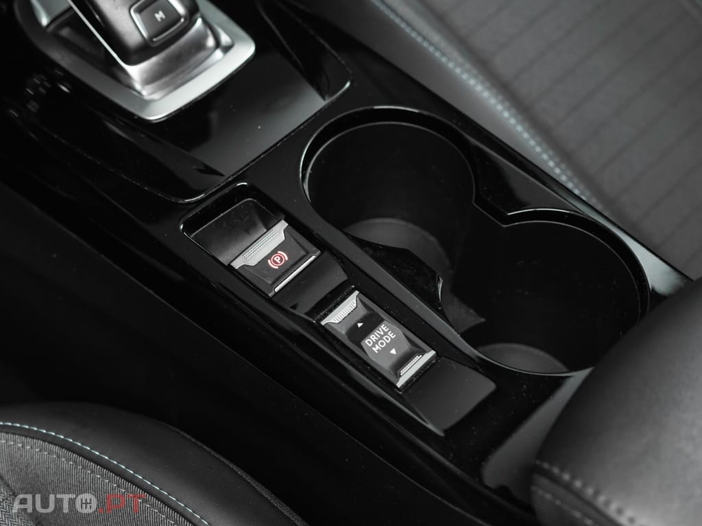 Peugeot 2008 1.5 BlueHDi Allure EAT8