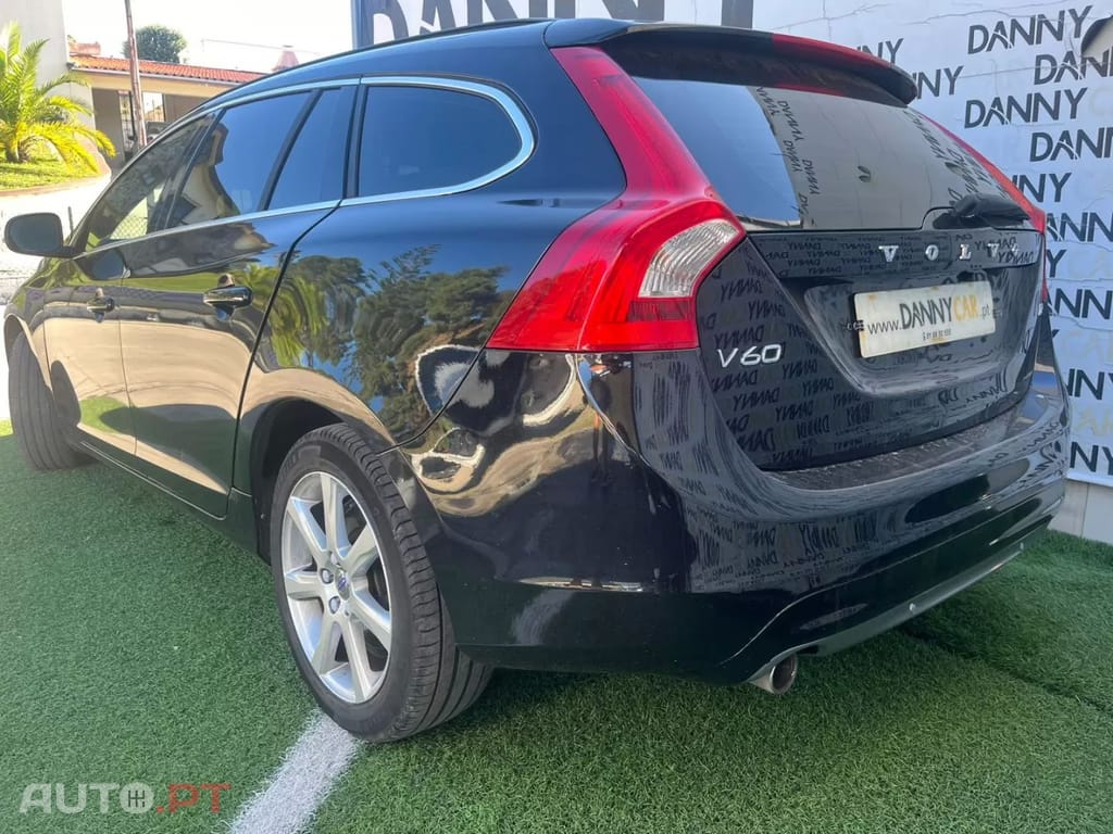 Volvo V60 2.0 D2 R-Design