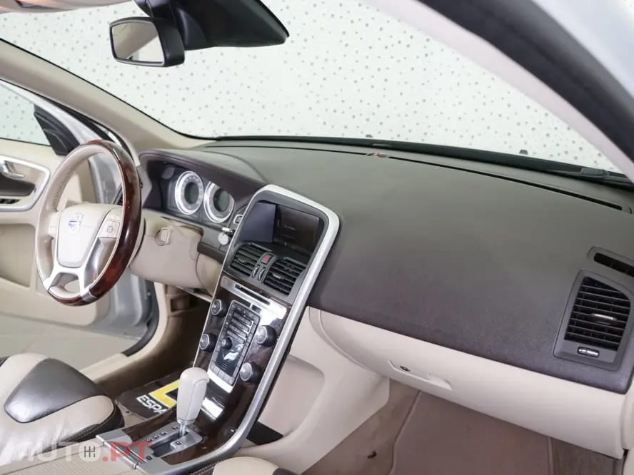 Volvo XC60 2.0 D3 Summum Geartronic