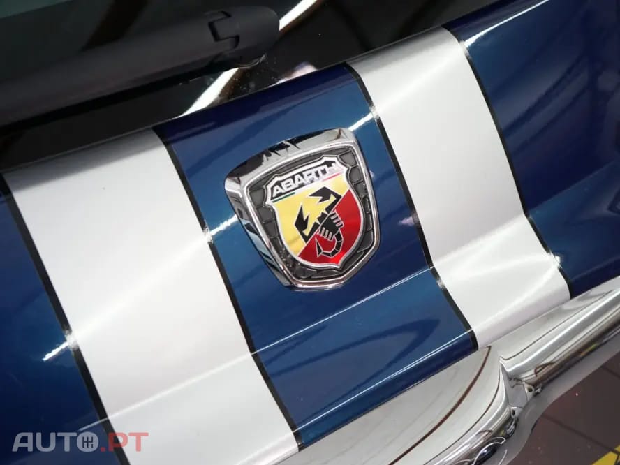 Abarth 695 Outro