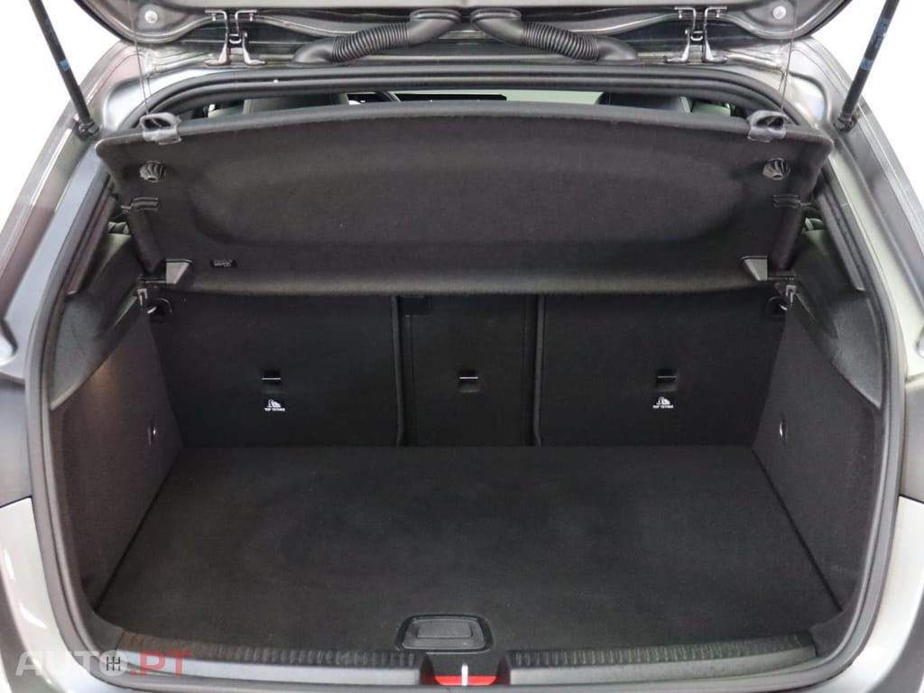 Mercedes-Benz A 250 e Auto Style Plus