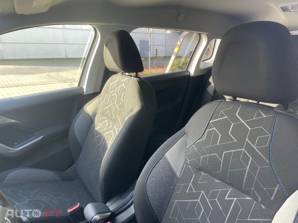 Peugeot 2008 PureTech 82 Active