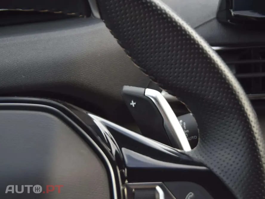 Peugeot 3008 1.6 HYBRID GT PACK e-EAT8