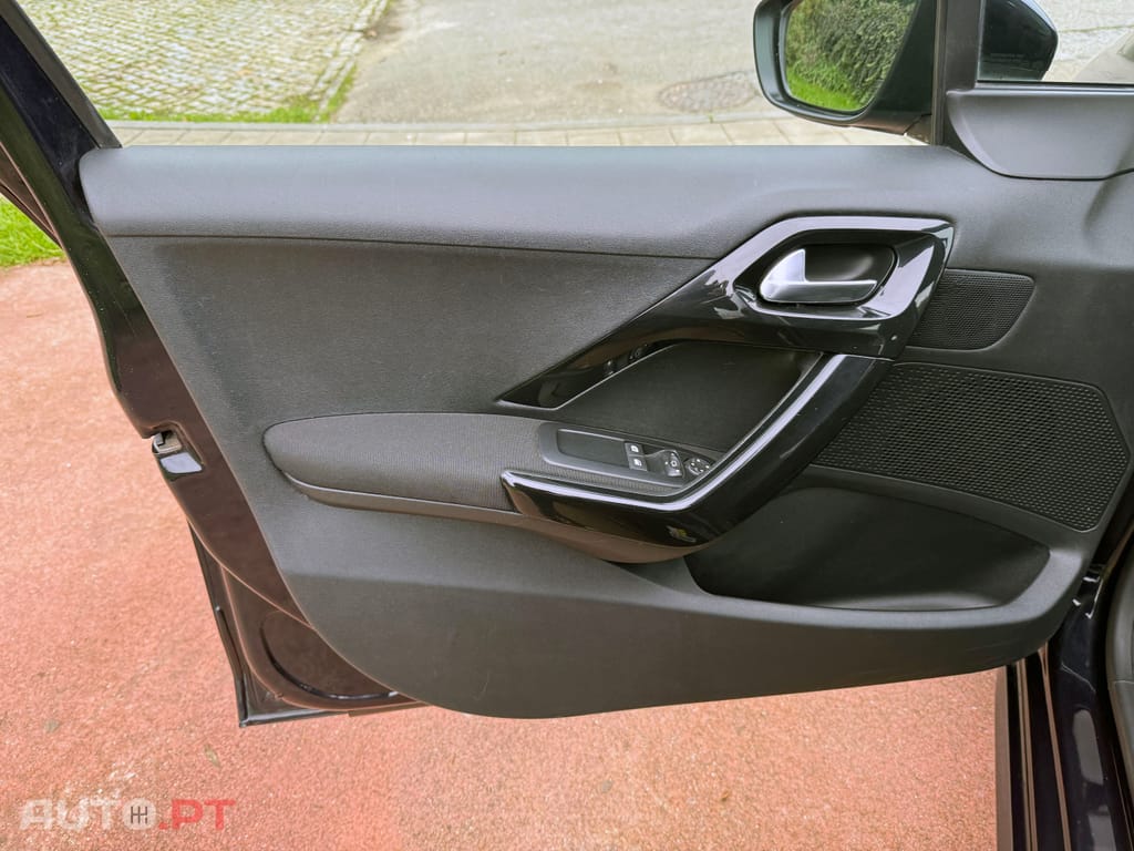 Peugeot 208 1.2 Pure tech