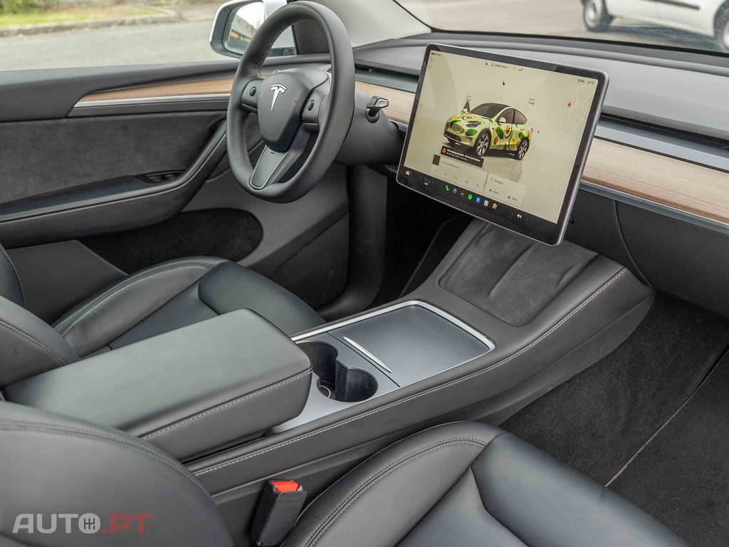 Tesla Model Y Long Range Dual Motor AWD