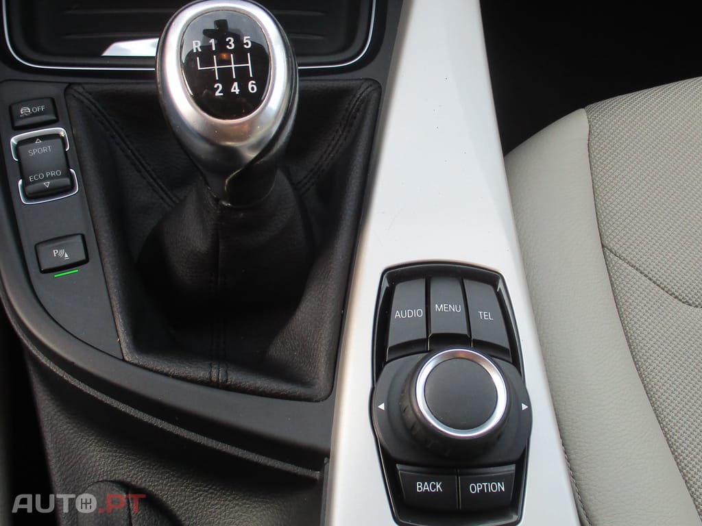 BMW 318 2.0 D Touring Luxury  Nacional 143 cv -Ano 2015 Nacional