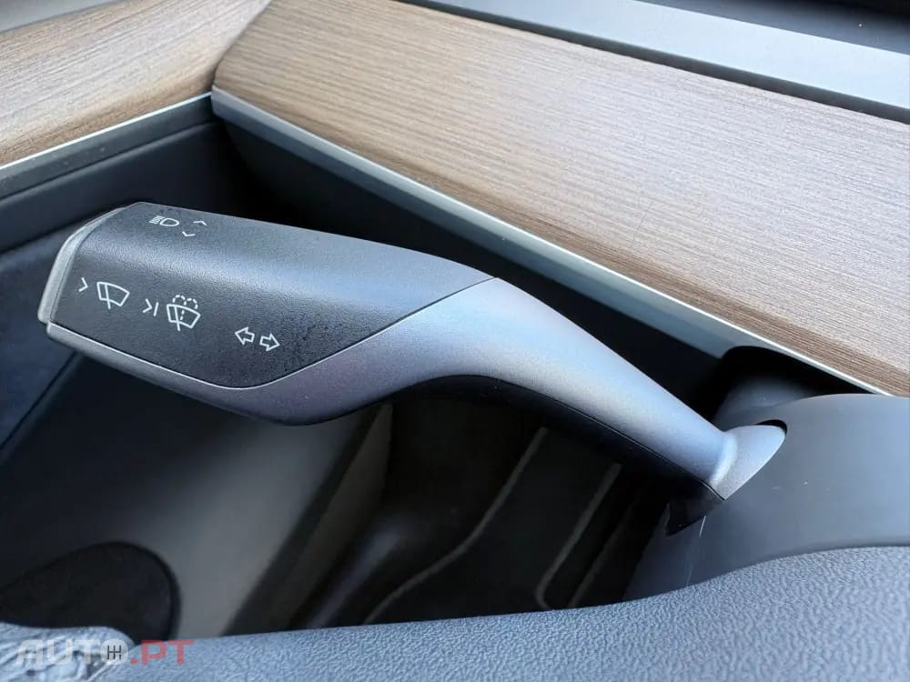 Tesla Model Y Long Range Tração Integral