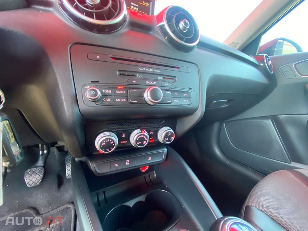 Audi A1 1.6 TDi S-line