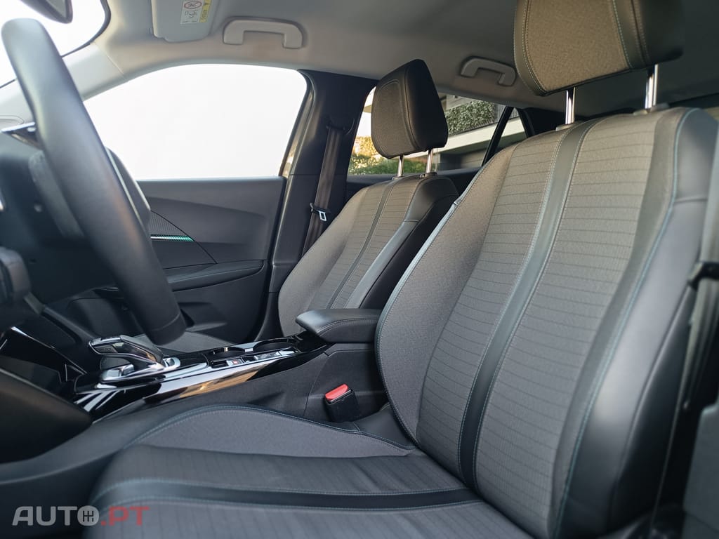 Peugeot 2008 1.2 PureTech Allure Pack EAT8