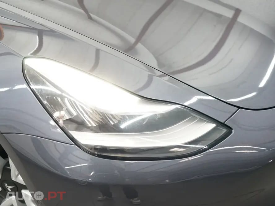 Tesla Model 3 Standard Range Plus RWD