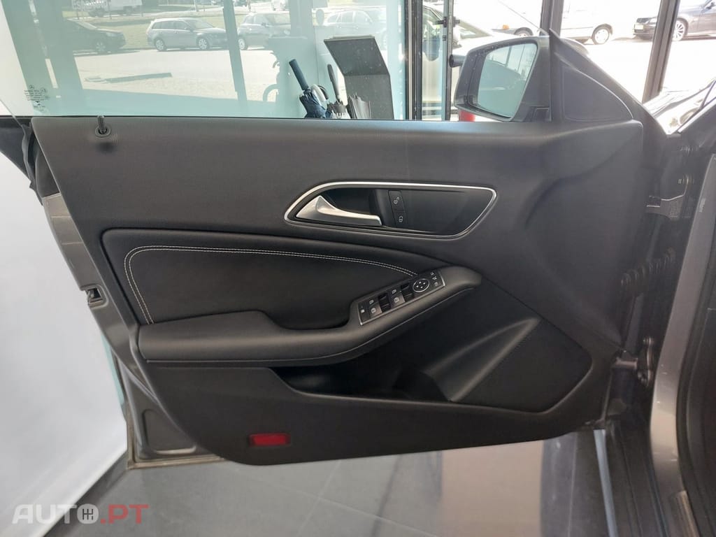 Mercedes-Benz CLA 180 d Shooting Brake