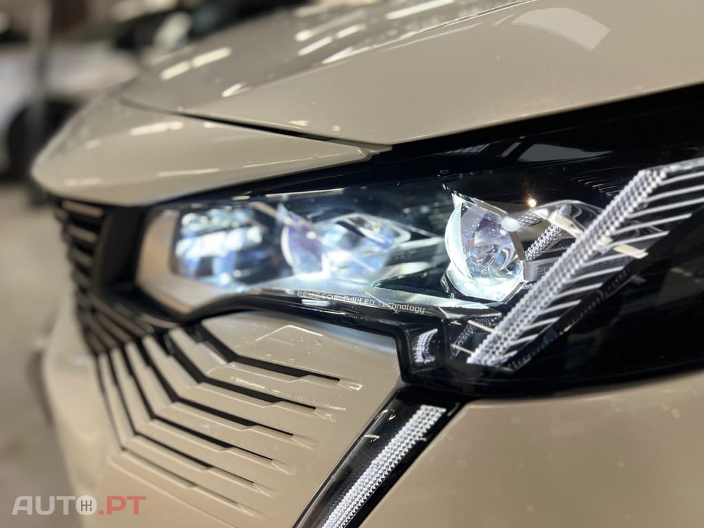 Peugeot 3008 1.2 Hybrid Allure Pack e-DCS6